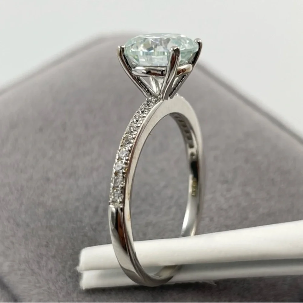 925 Sterling Silver 2ct moissanite